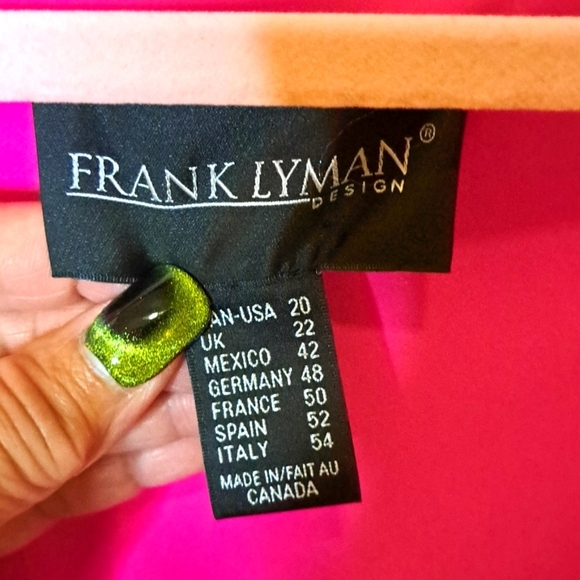 Frank  Lyman Fuschia Blouse With Wide Split Sleeve Size 20 - Picture 2 of 3